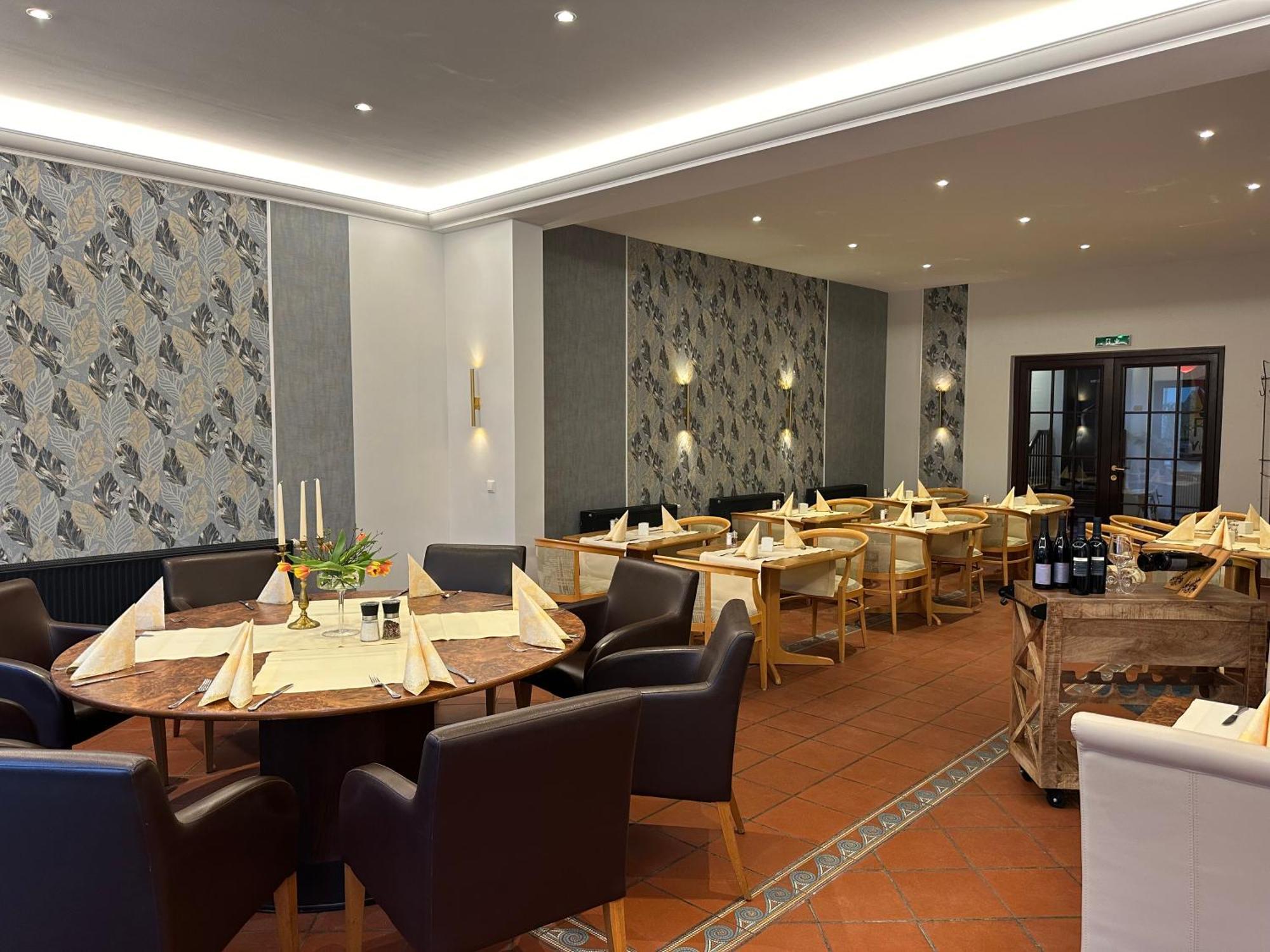 Hotel Asgard ซินโนวิทซ์ ภายนอก รูปภาพ