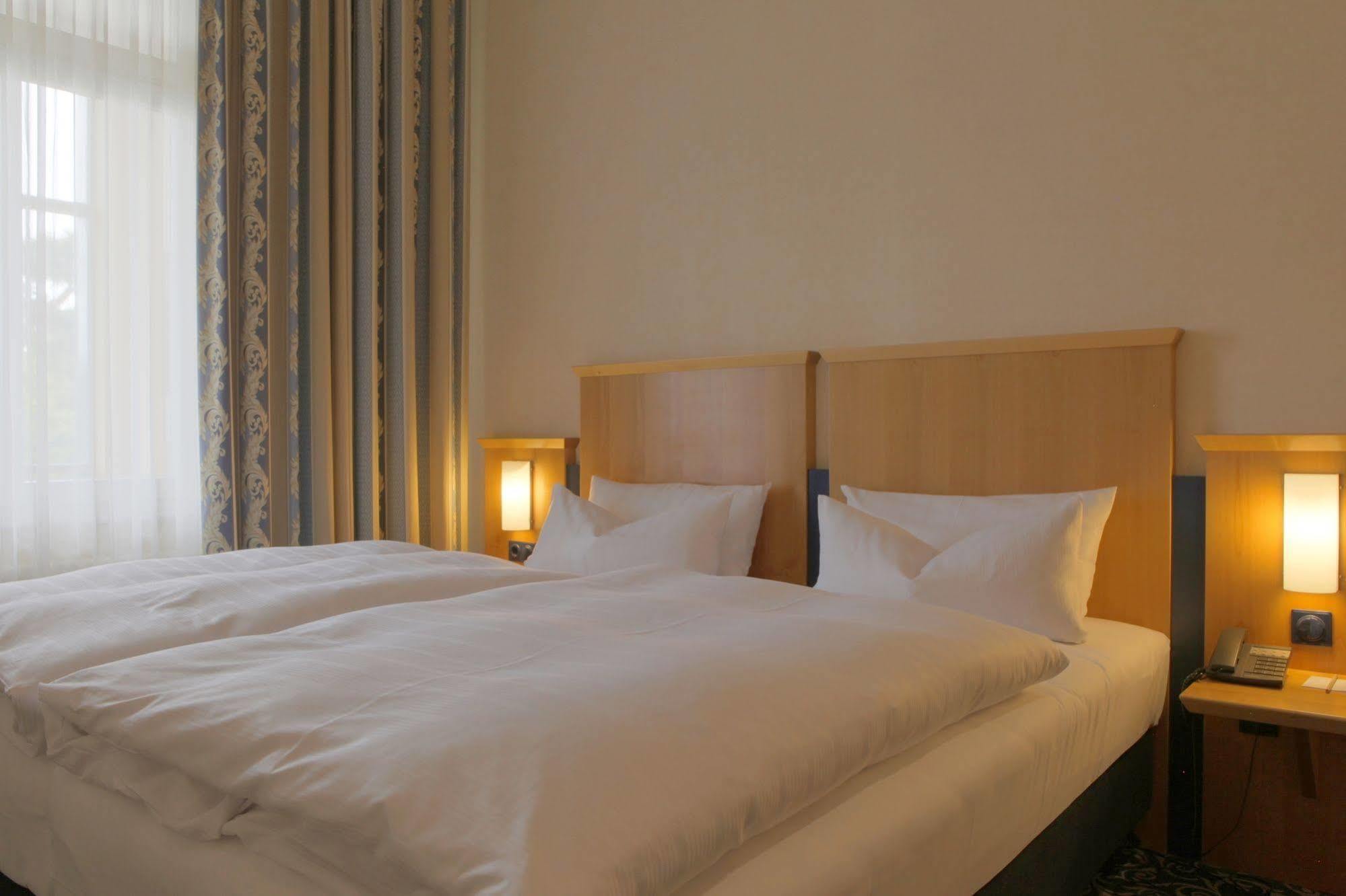Hotel Asgard ซินโนวิทซ์ ภายนอก รูปภาพ